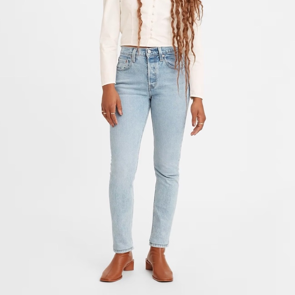 NWT Levi’s 501 Skinny Women’s Button Fly Jeans - Light Wash